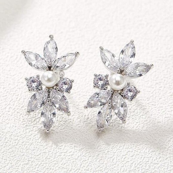 Neiman Marcus Maquise Crystal Pearl Rhinestone Earrings - Picture 3 of 4